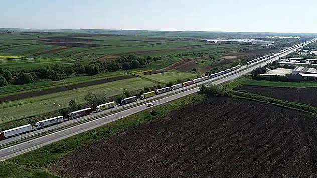 Tır kuyruklarını azaltacak takip sistemi geliyor