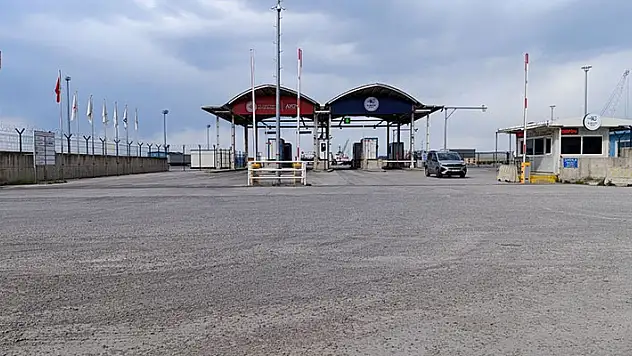 Tır sürücüsünü bıçaklayarak öldüren gemi personeli tutuklandı