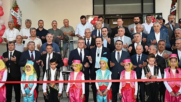 TOBB Başkanı Hisarcıklıoğlu, Seydişehir TOBB Cumhuriyet İlkokulu'nun açılışına katıldı