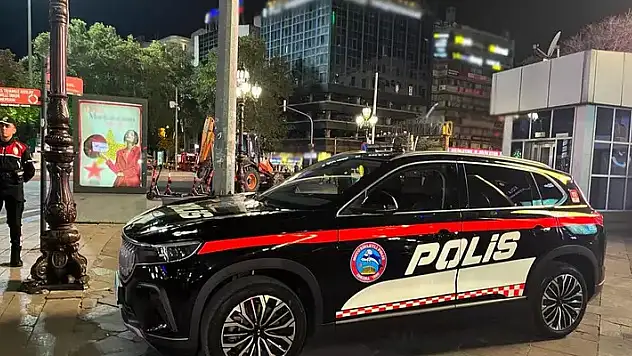 Togg, o şehirde polis aracı oldu! Vatandaşlardan yoğun ilgi
