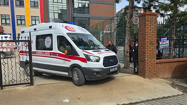 Tokat'ta 6 öğrenci gıda zehirlenmesi şüphesiyle hastaneye kaldırıldı

