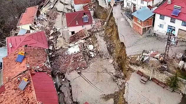 Tokat'ta heyelan meydana gelen köyde yıkılan ev sayısı 12'ye çıktı
