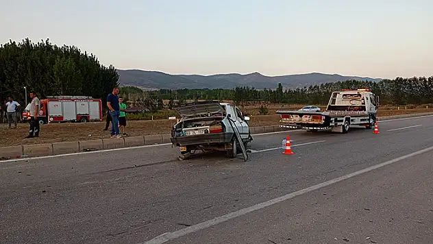 Tokat'ta iki otomobil çarpıştı: 1 ölü, 1 yaralı 
