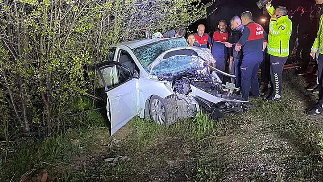 Tokat'ta iki otomobil kafa kafaya çarpıştı: 1 ölü, 5 yaralı
