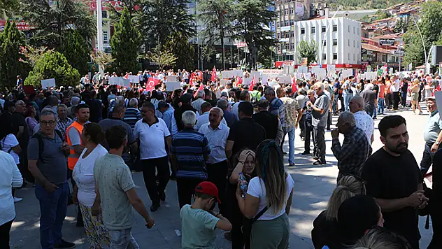 Tokat'ta köylüler, maden arama çalışmasını protesto etti
