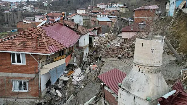 Tokat'ta toprak kayması sonucu birçok evin yıkıldığı köyle ilgili korkutan iddia
