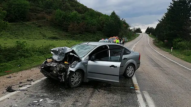 Tokat'ta otomobil ile kamyonet çarpıştı: 1 ölü, 1 yaralı