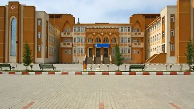 TOKİ Konya Akşehir'e 4 yeni okul yapacak