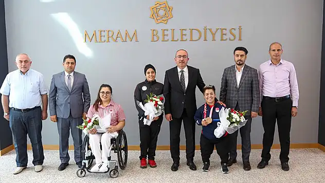Tokyo'dan dönen sporculardan Başkan Kavuş'a teşekkür
