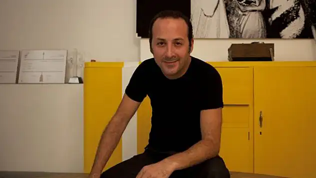 Tolga Çevik trafik kazası geçirdi!
