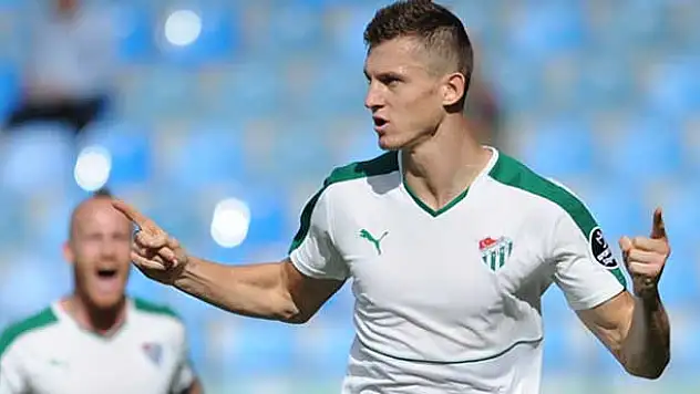 Tomas Necid'in serbest kalma maddesi 7 milyon Euro