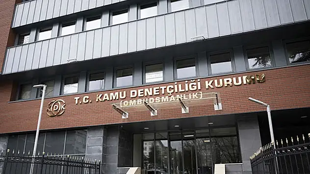 Toplu taşımada bebek arabasıyla yolculuk yapılmasına yönelik kısıtlama KDK'nin girişimiyle kaldırıldı