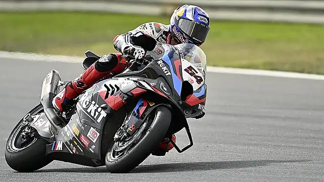 Toprak Razgatlıoğlu, Portekiz'de Superpole yarışında ikinci oldu