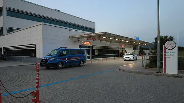 Torbalı'da 31 işçi, gıda zehirlenmesi şüphesiyle hastaneye kaldırıldı
