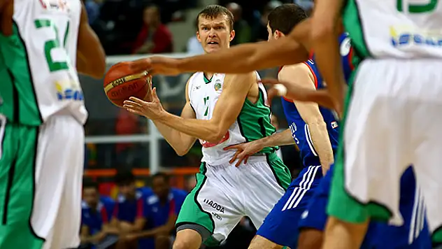 Torku Konyaspor Anadolu Efes'den fark yedi