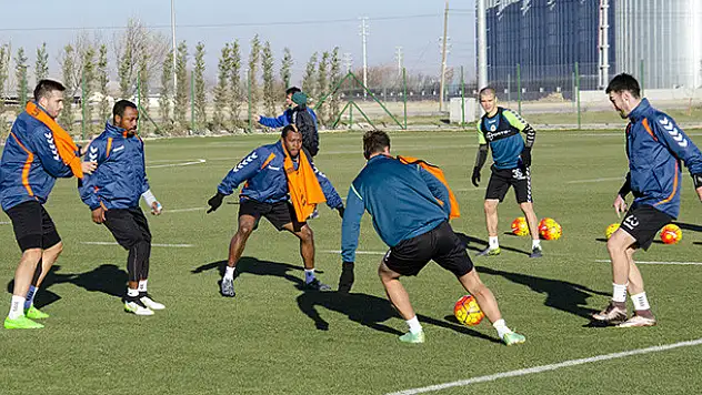 Torku Konyaspor'da Kasımpaşa maçı hazırlıkları sürüyor