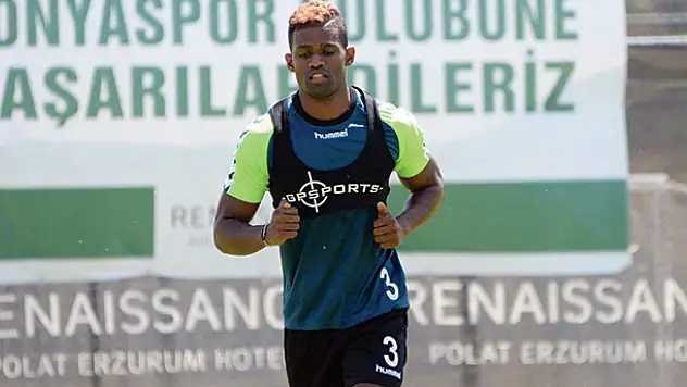 Torku Konyaspor, Dossa Junior'u Eskişehirspor'a kiraladı