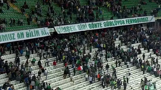 Torku Konyaspor taraftarı tribünleri terk etti