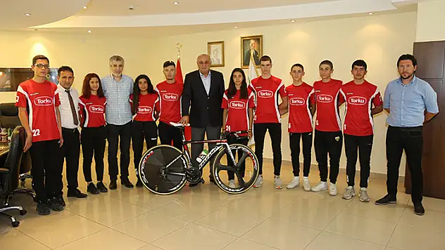 Torkulu pedallar Başkan Erkoyuncu'yu ziyaret etti