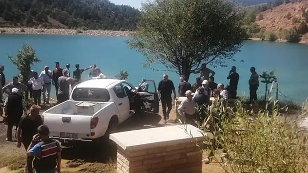 Torunlarını kurtarmak isterken boğuldu
