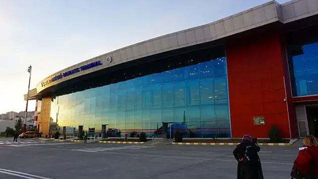 Trabzon Havalimanı'nda unutulan eşya açık artırmaya çıkıyor
