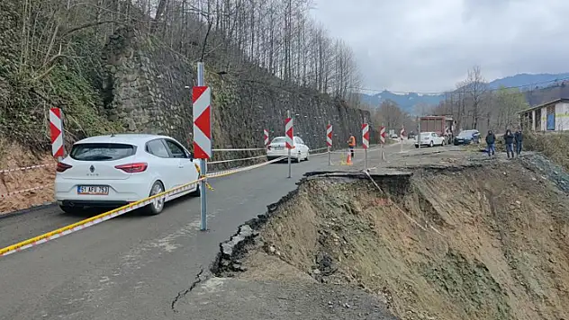 Trabzon karayolunda heyelan
