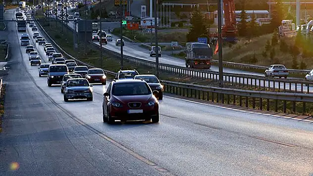 Trafiğe 3 ayda 219 bin 747 aracın kaydı yapıldı