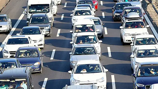 Trafiğe 3 ayda 274 bin 784 araç eklendi