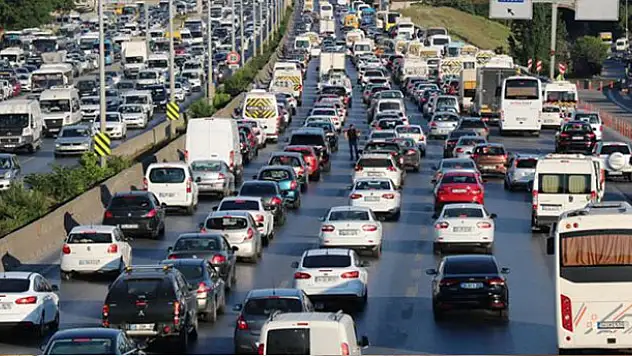 Trafiğe kayıtlı araç sayısı 23 milyonu aştı