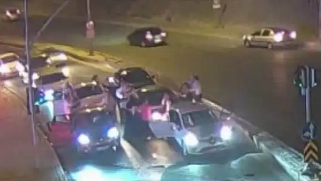Trafiği işgal eden düğün konvoyuna ceza