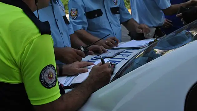 Trafik cezalarında indirimli ödeme süresi 1 aya çıkarıldı
