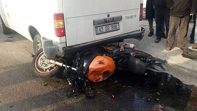 Trafik kazası güvenlik kamerasında