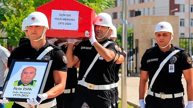 Trafik kazasında hayatını kaybeden polis memuruna gözü yaşlı veda
