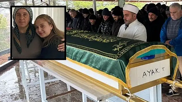 Trafik kazasında ölen anne ve kızının cenazesi Konya'da toprağa verildi