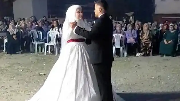 Trafik kazasında ölen gelin ve damadın düğün görüntüleri ortaya çıktı
