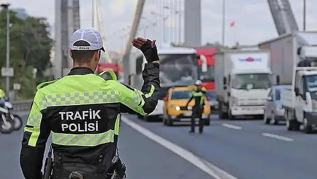 Trafikte yeni dönem başlıyor! Artık taşımak zorunlu değil