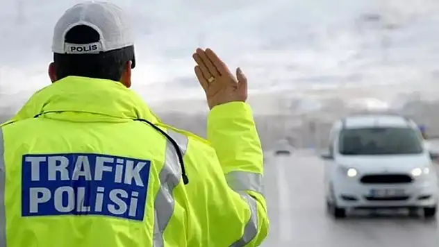 Trafikte yeni dönem başlıyor, bir dönem bitiyor! Artık taşımak zorunlu değil

