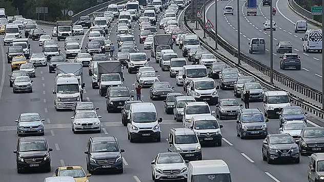 Trafikteki taşıt sayısı yaklaşık 600 bin arttı