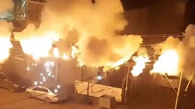 Trafoda patlama oldu, 10 sokak elektriksiz kaldı
