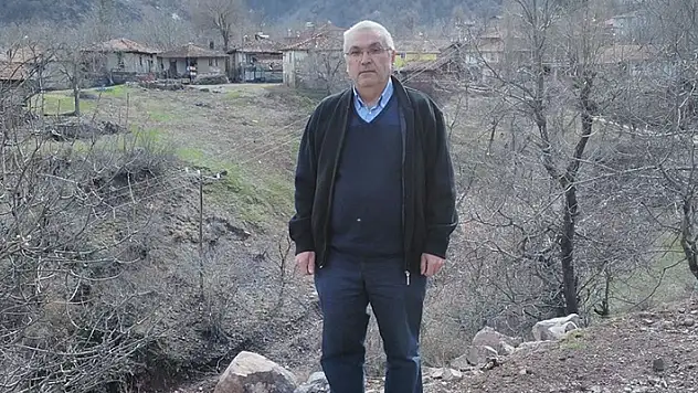 Traktörü ile şarampole devrilen muhtar hayatını kaybetti
