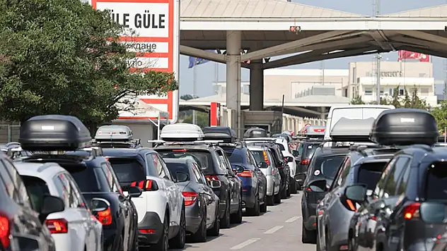 Trakya'daki sınır kapılarından gurbetçi sezonunda 2 milyon 820 bin yolcu girişi oldu
