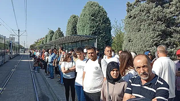 Tramvay hattının bakıma girmesi çileye dönüştü! Konya'da toplu ulaşım kullanan vatandaşlar isyanda
