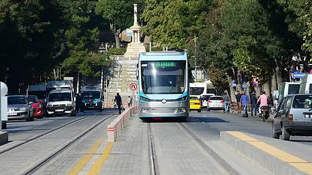 Tramvay seferleri arttırıldı