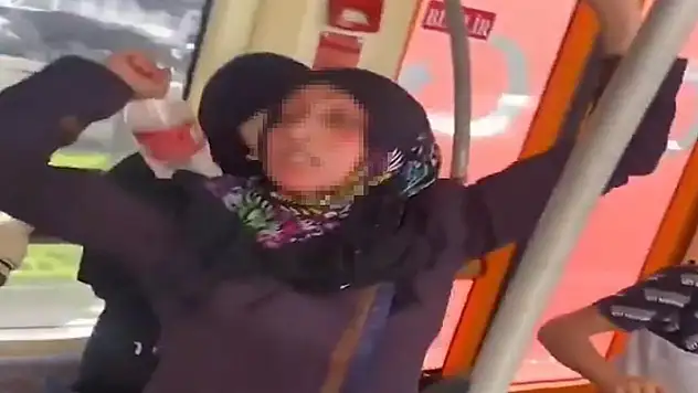 Tramvayda tartıştığı kişilere hakaret edip saldıran Suriyeli kadın gözaltına alındı
