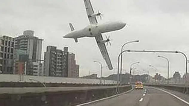 TransAsia uçağı düştüğü nehirden çıkarıldı