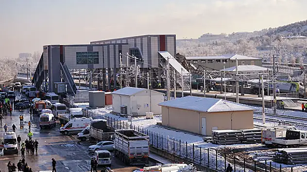 Tren kazası nasıl oldu? Uzmanlardan çarpıcı değerlendirmeler