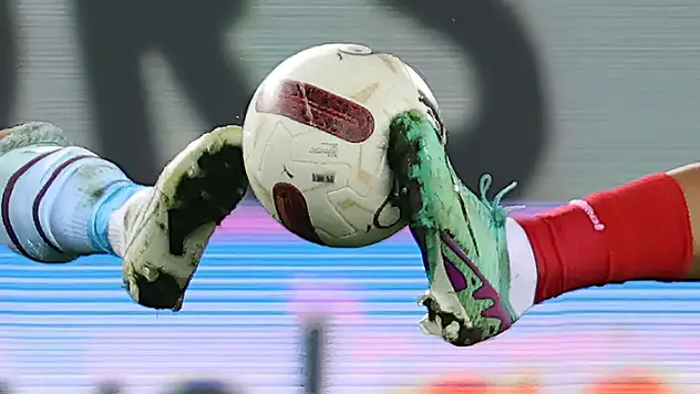 Trendyol Süper Lig'in zirvesinde 8 hafta sonra eşitlik bozuldu
