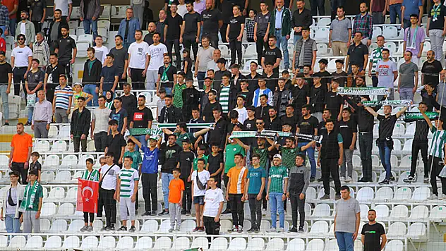 Tribünler boş kaldı
