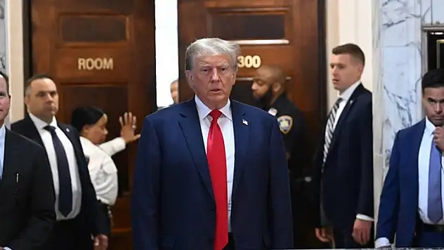 Trump'a, New York'ta süren 'dolandırıcılık davası' hakkında 'sınırlı konuşmama' emri
