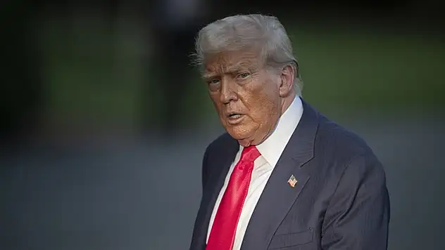 Trump, Obama ailesine yönelik 'ırkçı' paylaşımı kınarken, paylaşım için özür dilemeyi reddetti